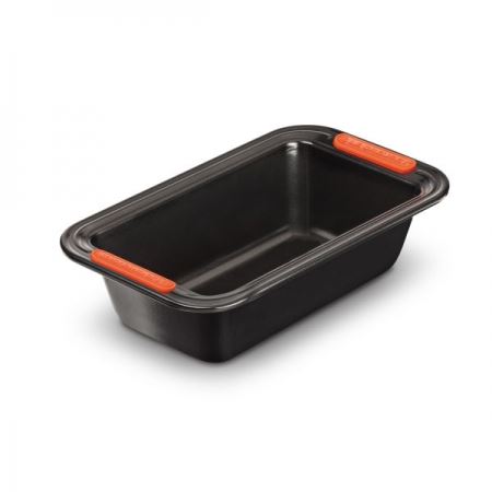 How does the 2lb loaf tin cook in Le Creuset Toughened Non-stick?