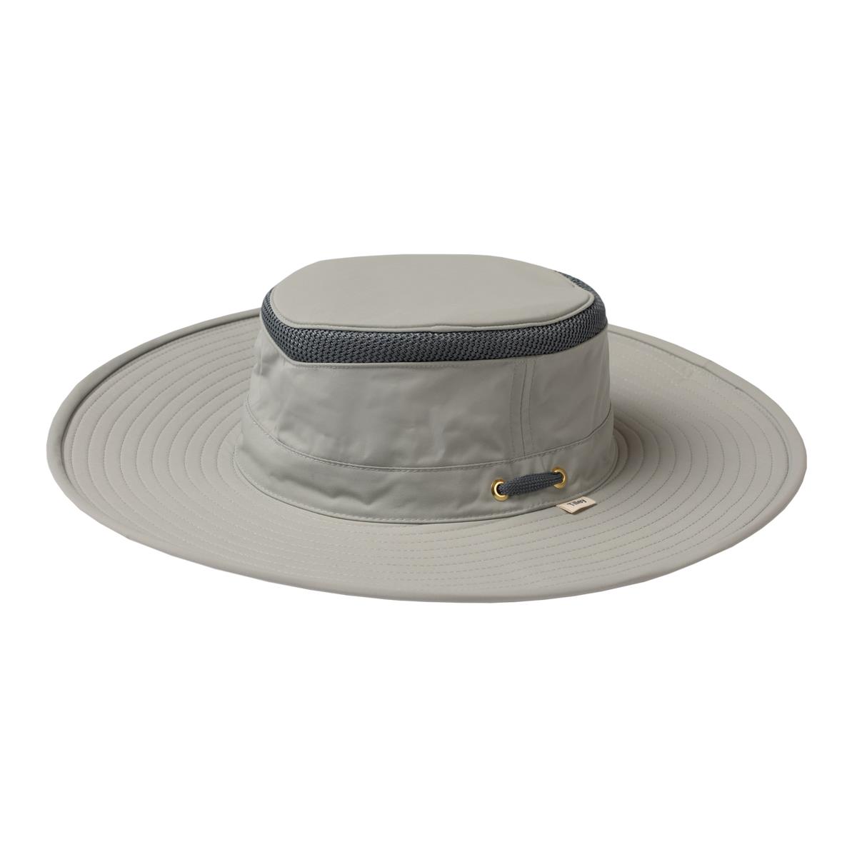 Is there a chin strap in the Tilley LTM2 Wide Brim Airflo Hat?