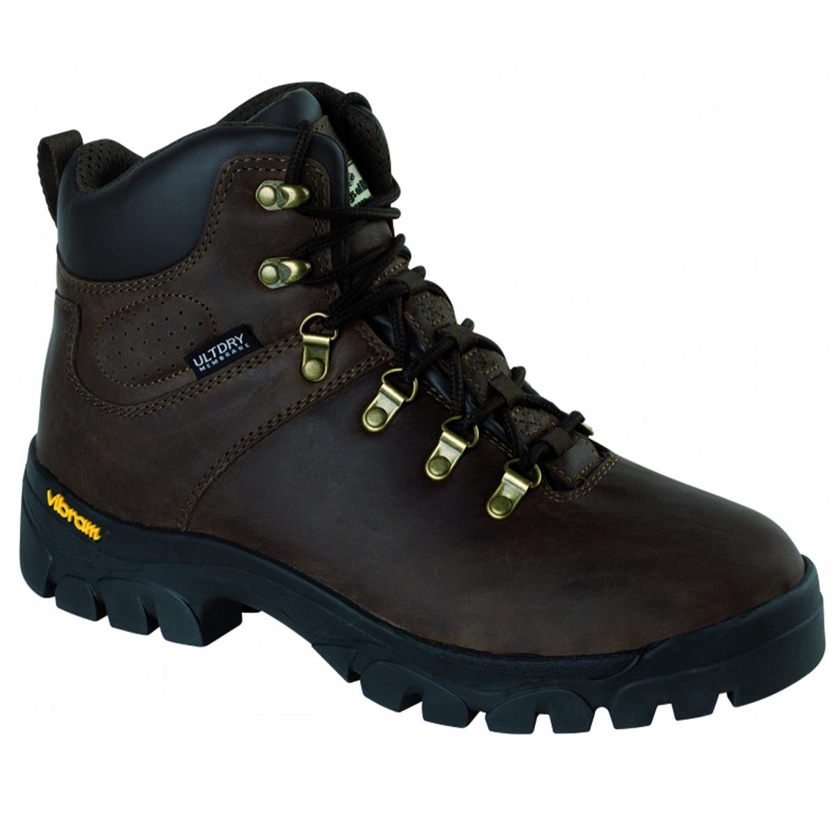 What's the width fitting for a size 4 in Hoggs Of Fife Munro Hiking Boots?